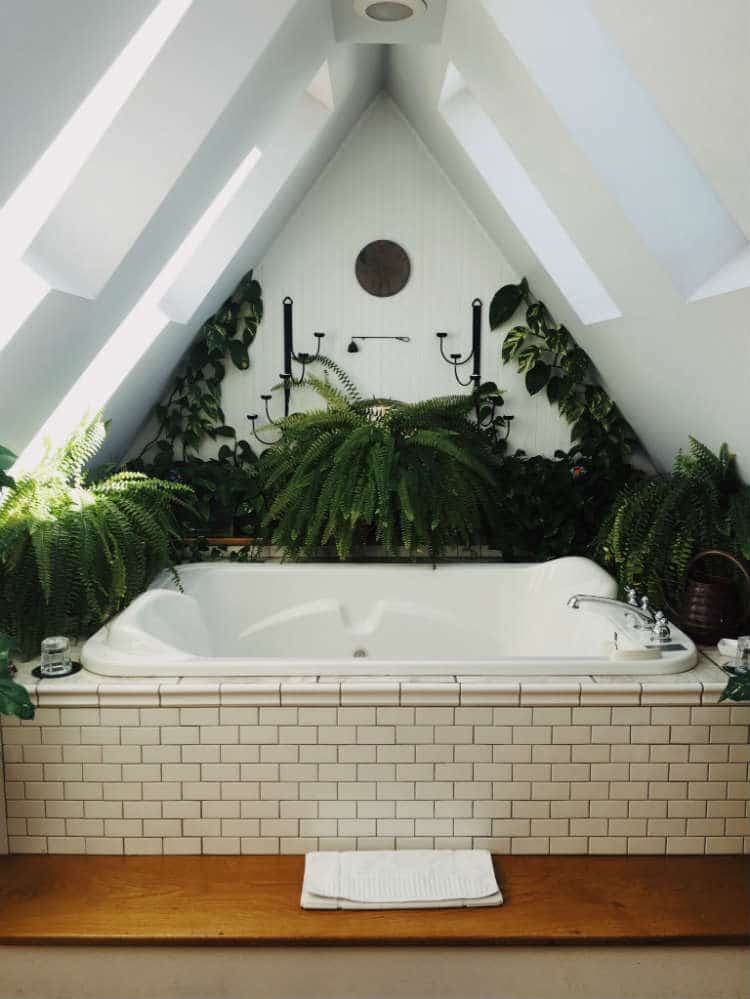 Badzimmer mit Dachschräge